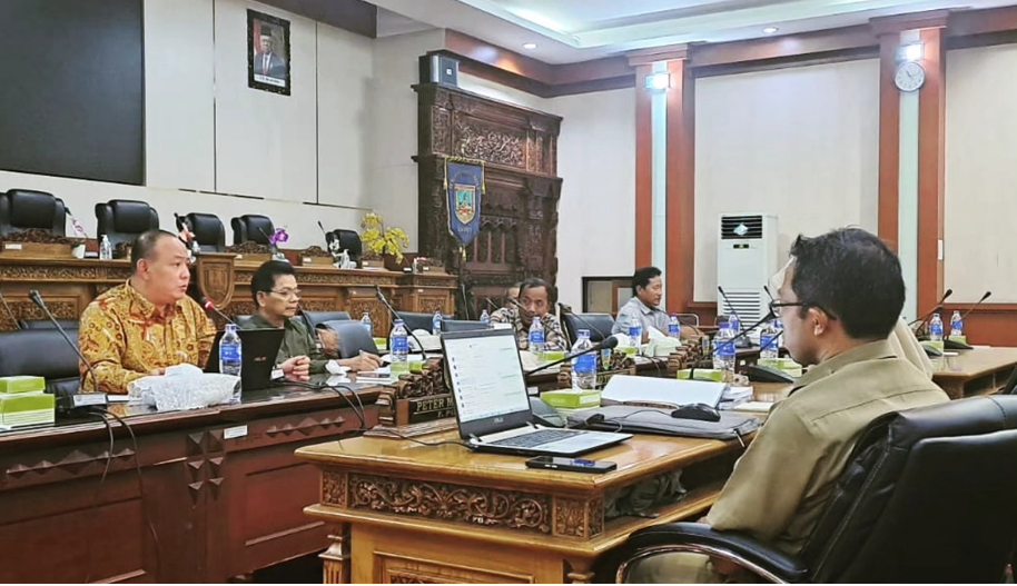 Ropinov Saputro diminta menjadi Tenaga Ahli Pendamping PANSUS II DPRD Kudus dalam Pembahasan RANPERDA Pajak Daerah Retribusi Daerah Tahun 2023